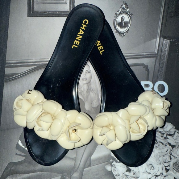 Chanel Camelia Flower sandals - Picture 1 of 1